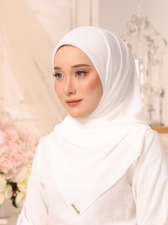 LEOLA SQUARE - OFF WHITE LEOLA SQUARE - OFF WHITE